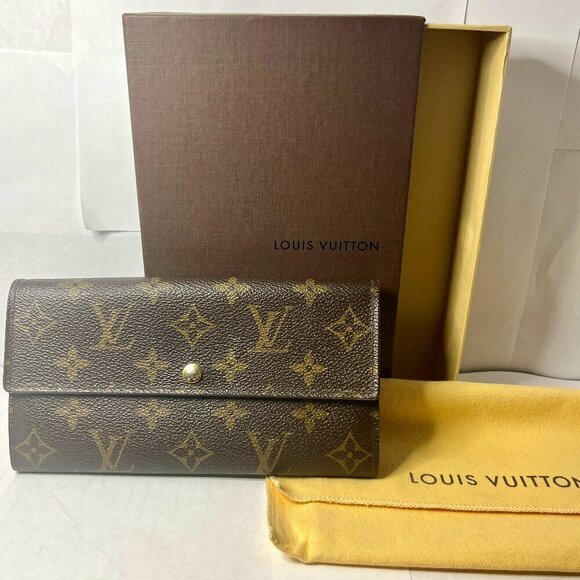 Louis Vuitton Handbags - Louis Vuitton Monogram Sarah Wallet w Dust Bag and Box Pre-loved